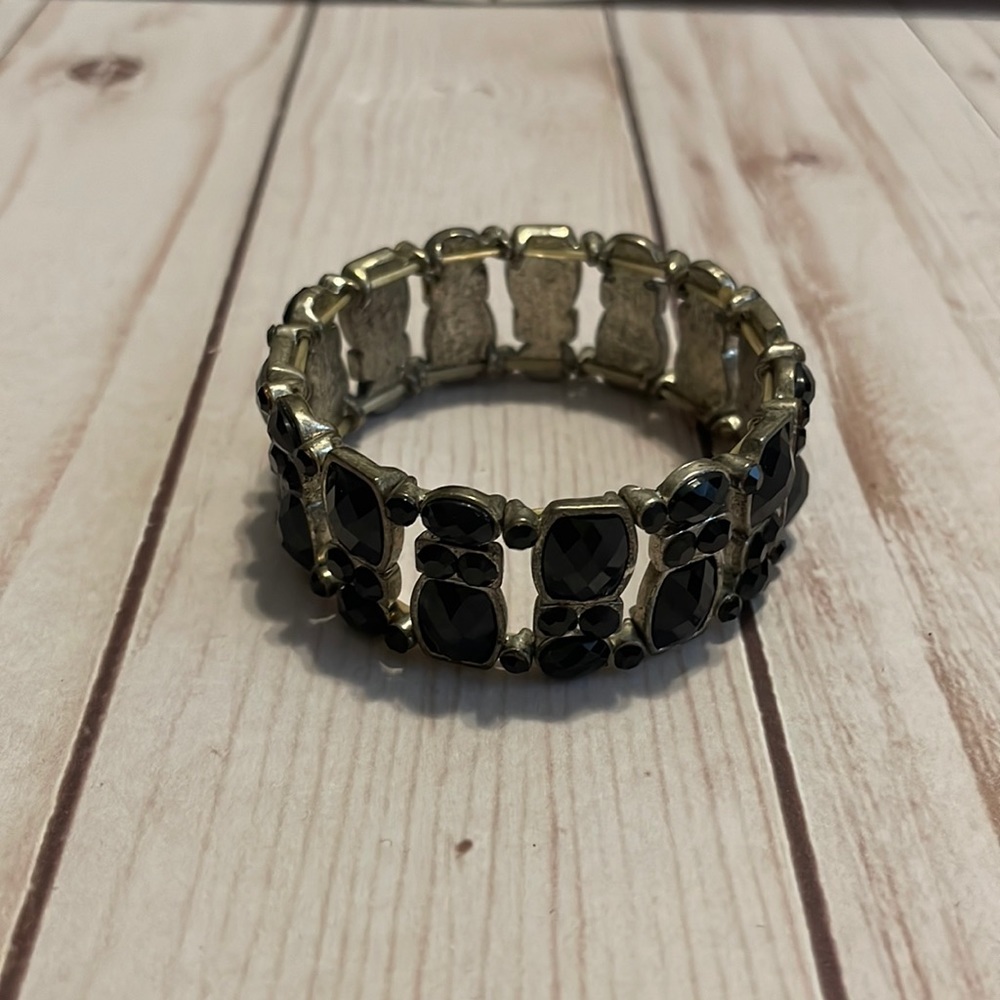 Black stone costume stretch bracelet